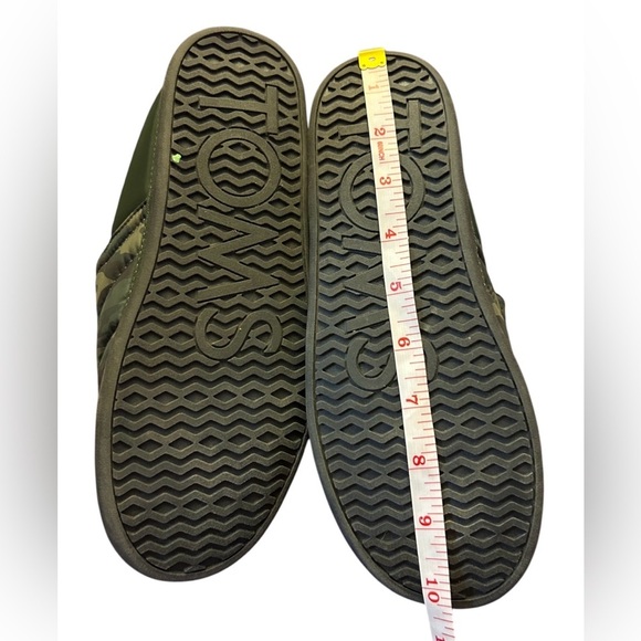 Toms camo slip on slipper with hard bottoms - Picture 5 of 5